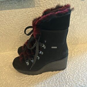 Cougar Penelope Boots. Never Worn!!